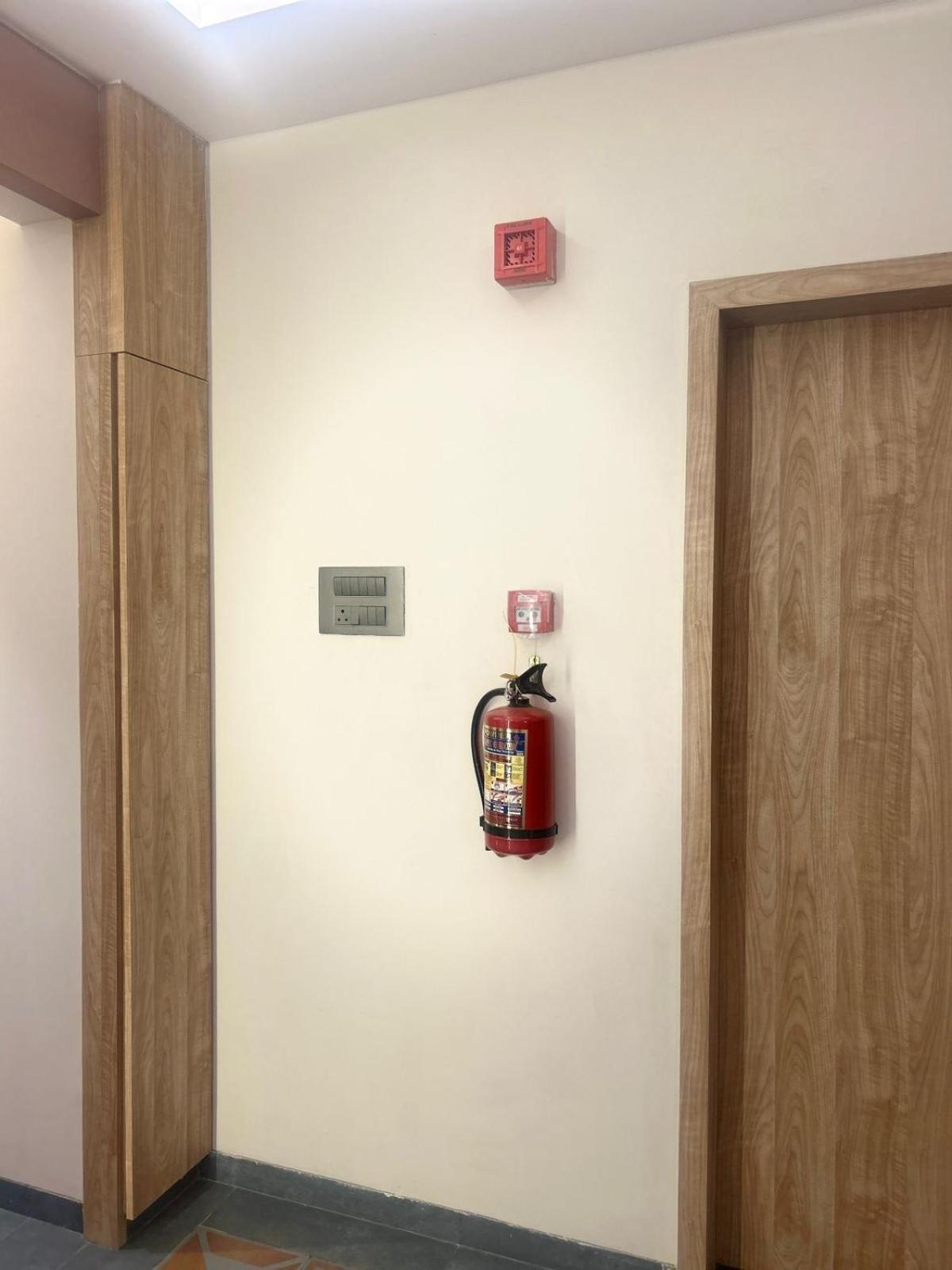 Hotel Aura Inn Airoli ,Digha 纳威孟买 外观 照片