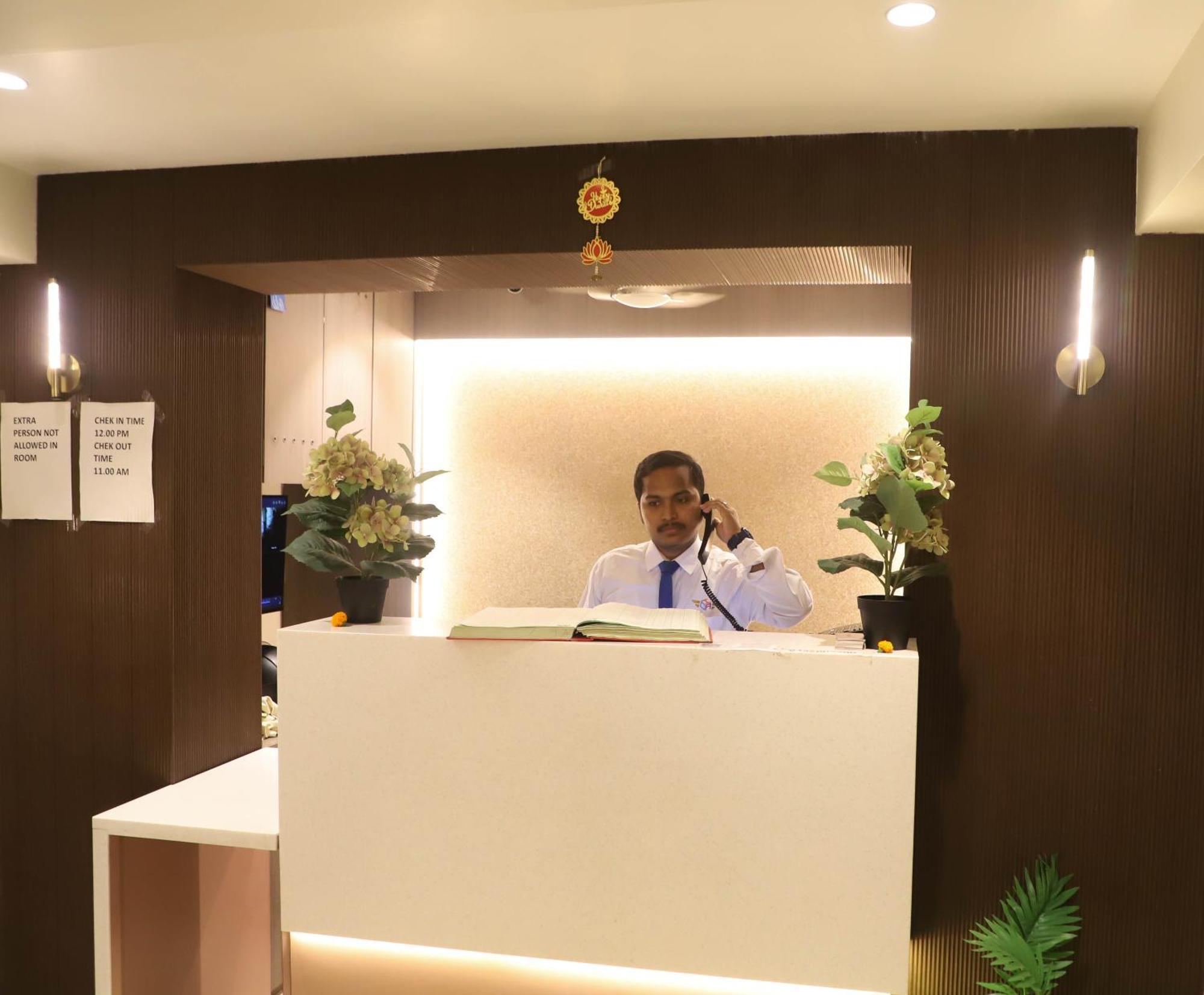 Hotel Aura Inn Airoli ,Digha 纳威孟买 外观 照片