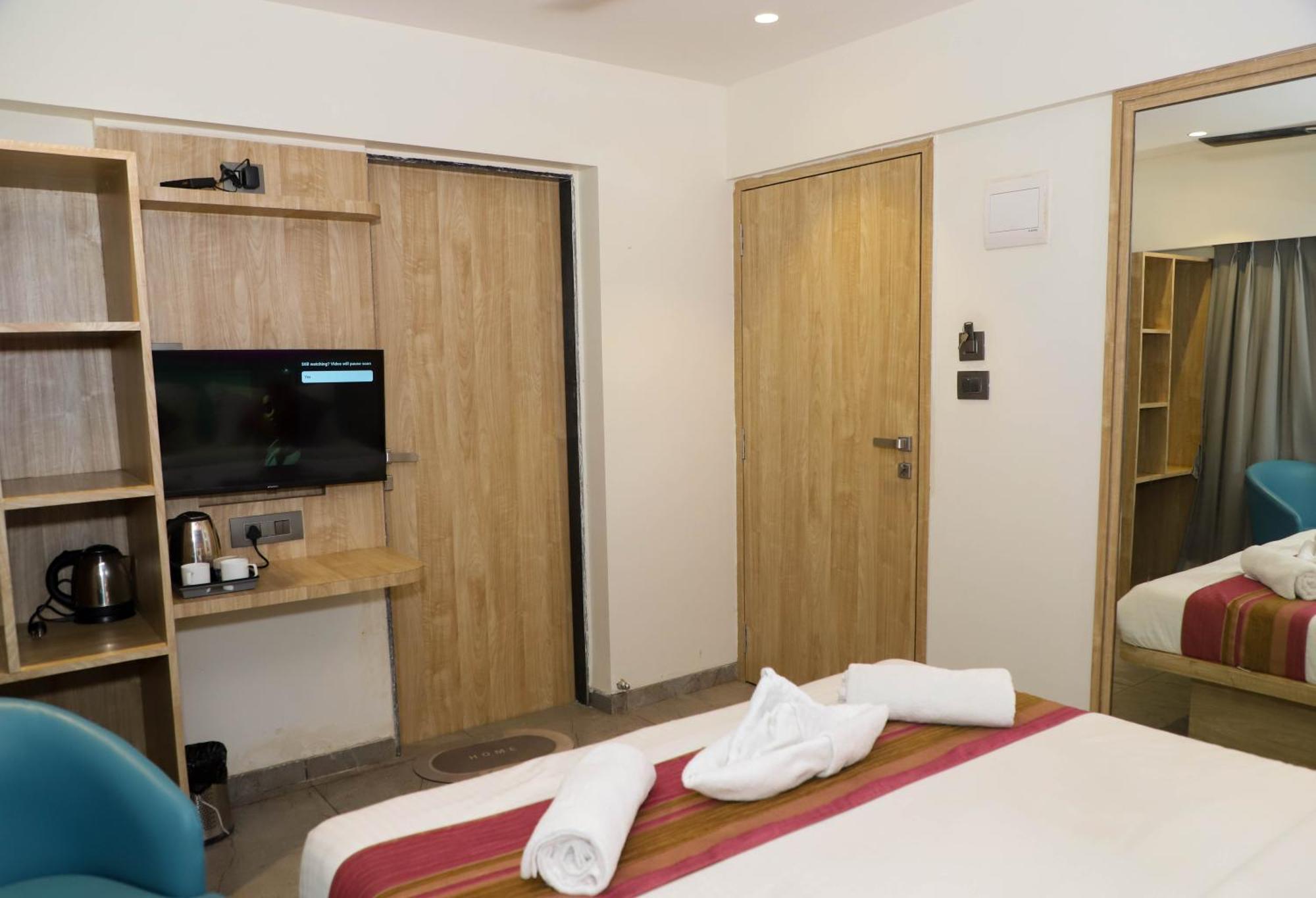 Hotel Aura Inn Airoli ,Digha 纳威孟买 外观 照片