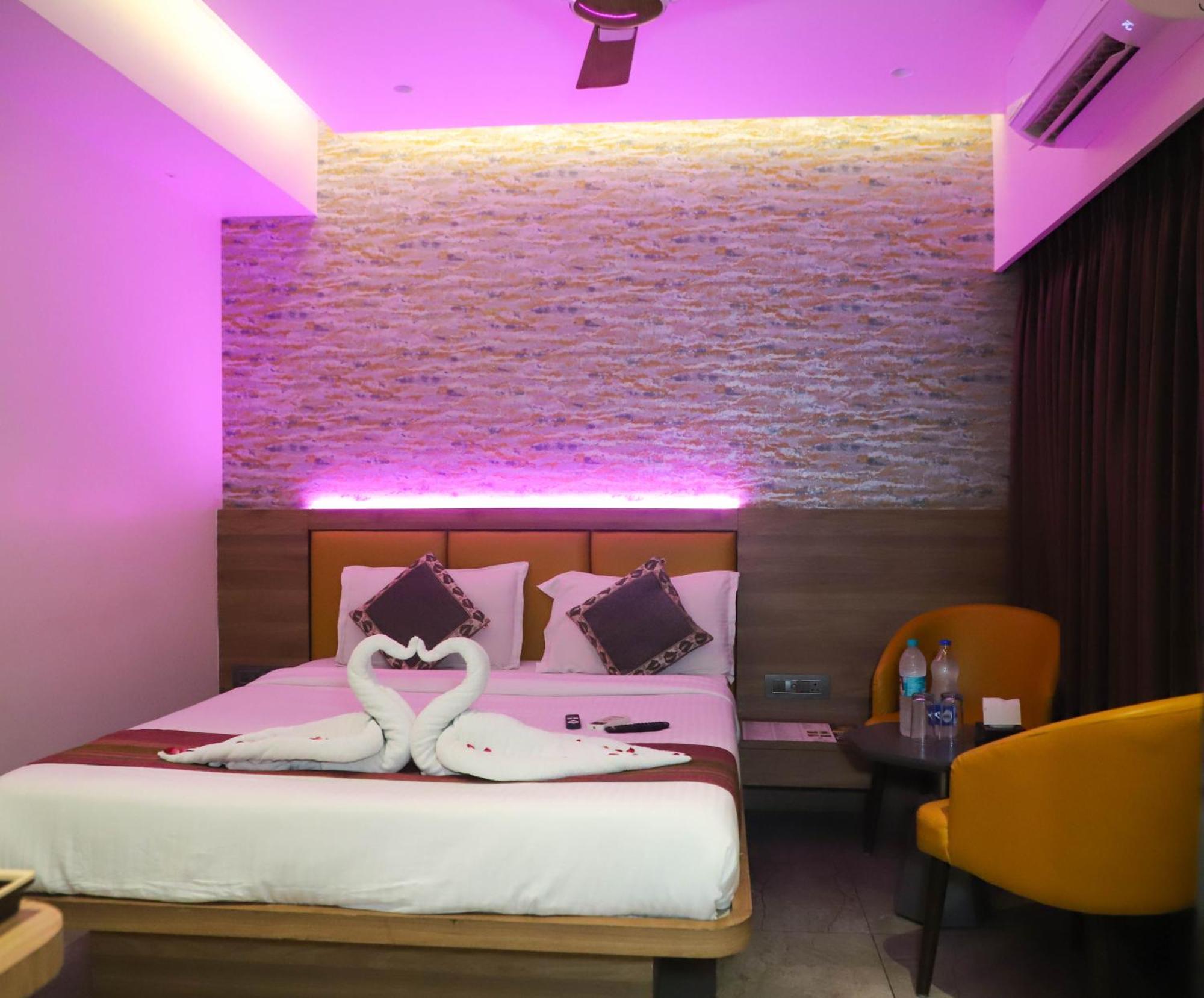 Hotel Aura Inn Airoli ,Digha 纳威孟买 外观 照片