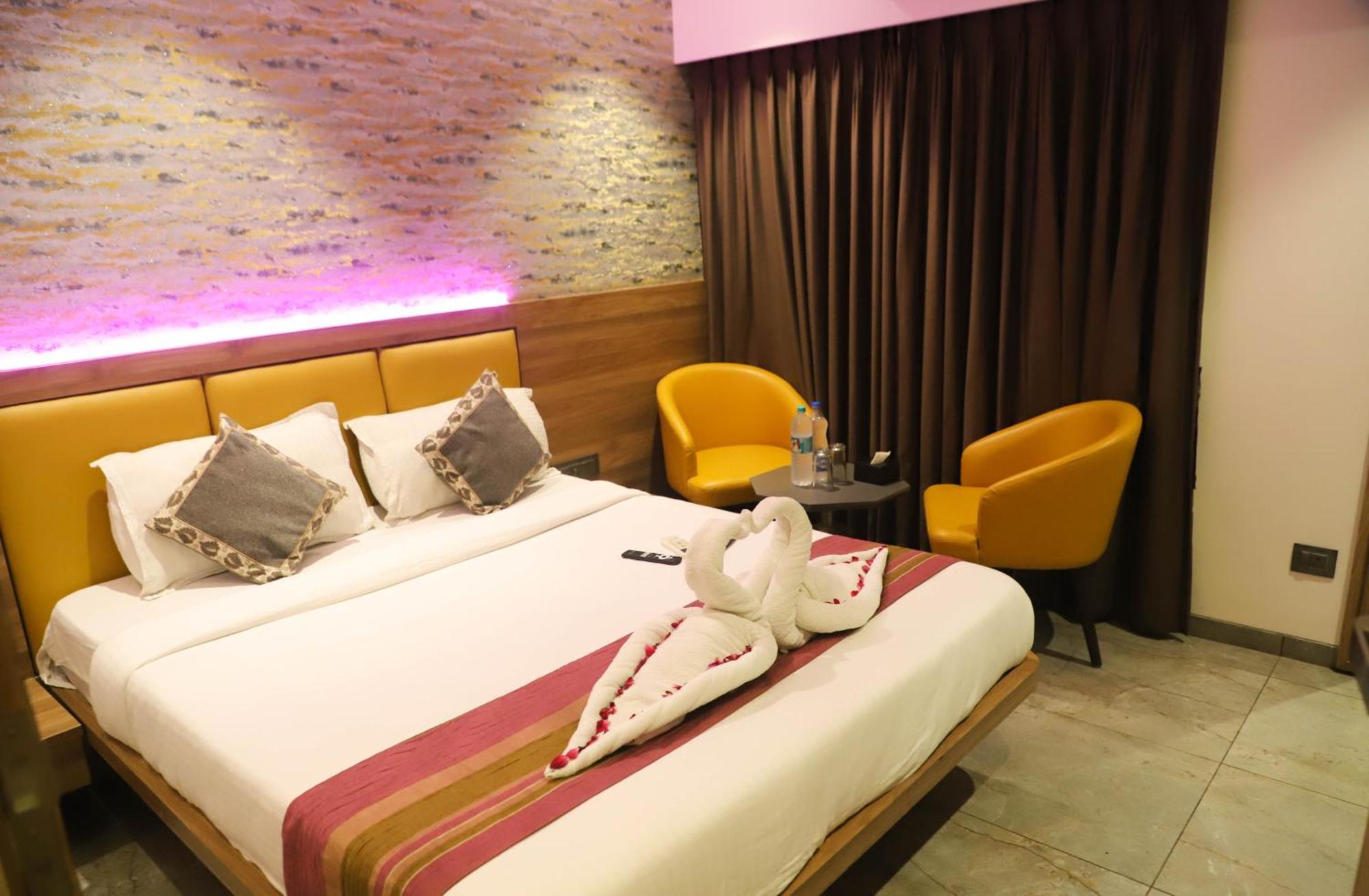 Hotel Aura Inn Airoli ,Digha 纳威孟买 外观 照片
